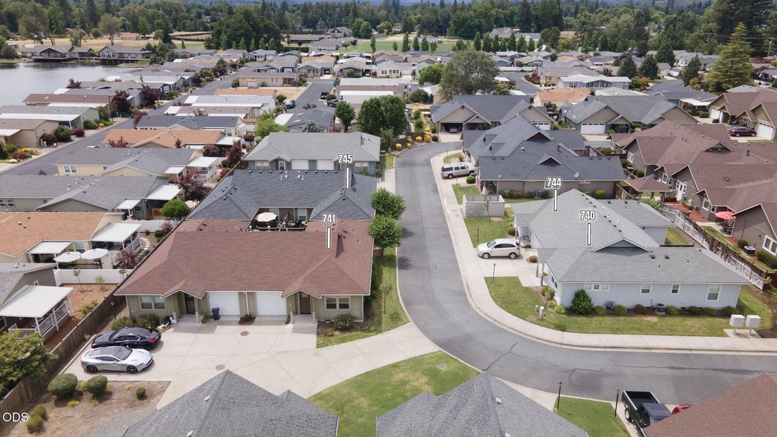 Grants Pass, Oregon, United States 1 - 18311697