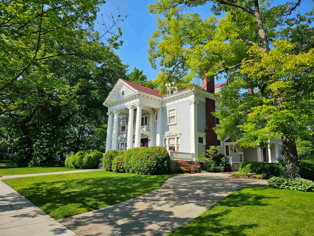 House in Traverse City, Michigan, United States 1 - 18310013