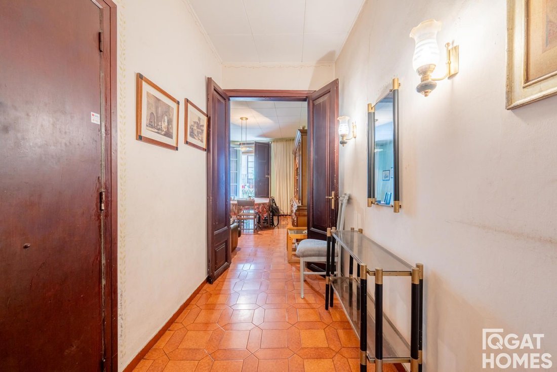 Apartment in Ciutat Vella, Barcelona, Spain 2 - 18314240