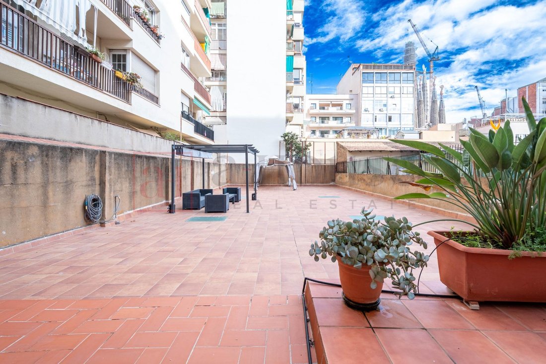 Apartment in Eixample, Barcelona, Spain 2 - 18314233