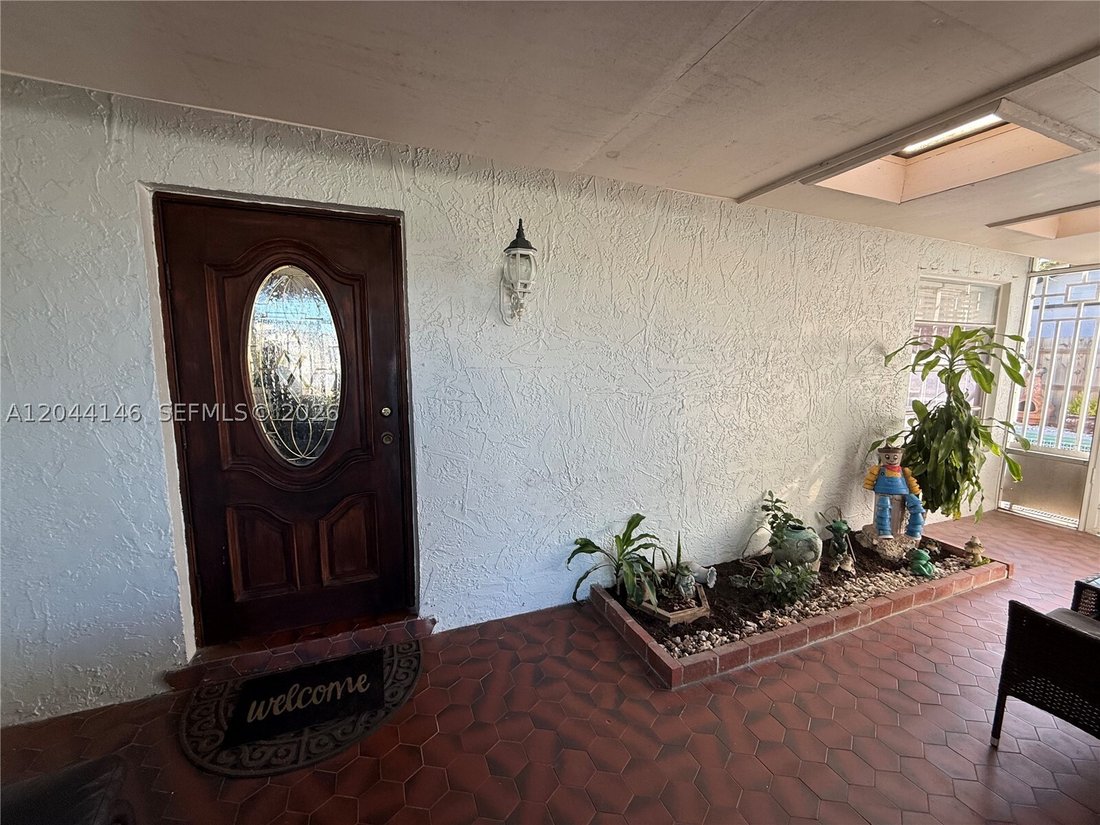 House in Miami, Florida, United States 5 - 18313052