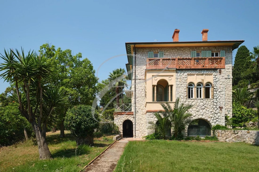 Villa in Menton, Provence-Alpes-Côte d'Azur, France 2 - 14580145