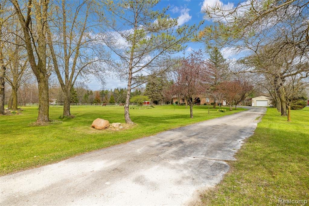 House in Casco, Michigan, United States 2 - 18309328