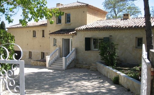 Villa in Granettes-Jauberte-Sainte Anne, Aix-en-Provence, France 1