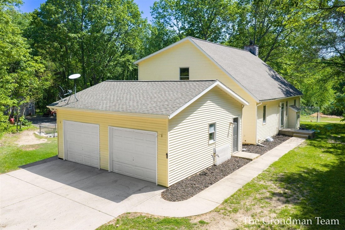 House in Hamilton, Michigan, United States 3 - 18307773