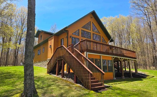 House in Iron River, Michigan, United States 1