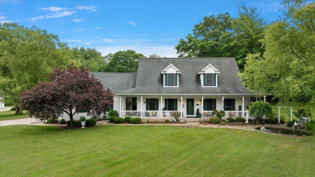 House in Comstock Park, Michigan, United States 3 - 18307842