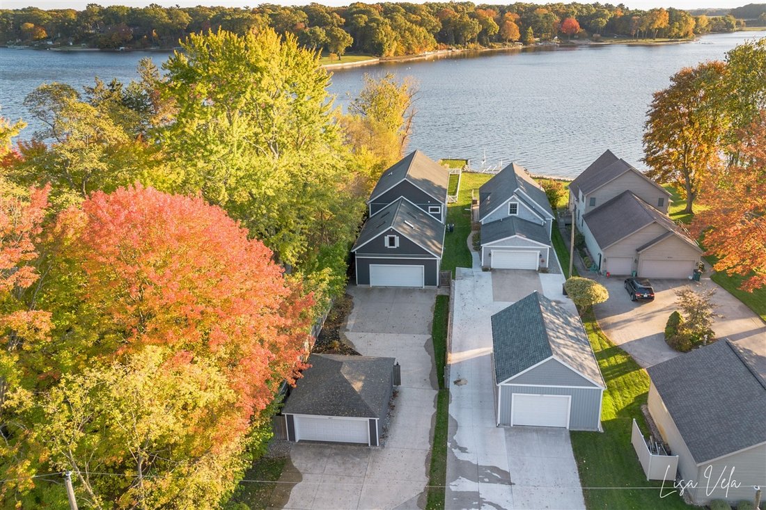 House in Norton Shores, Michigan, United States 1 - 18308833