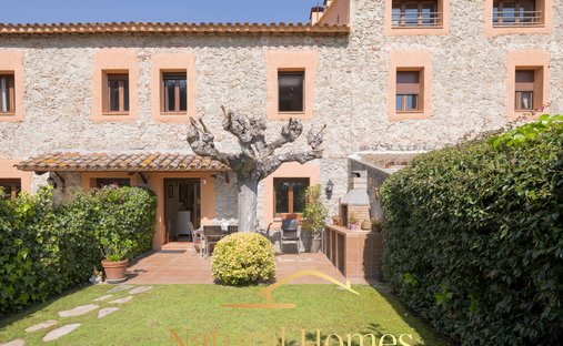 Chalet in Sant Vicenc de Montalt, Catalonia, Spain 1