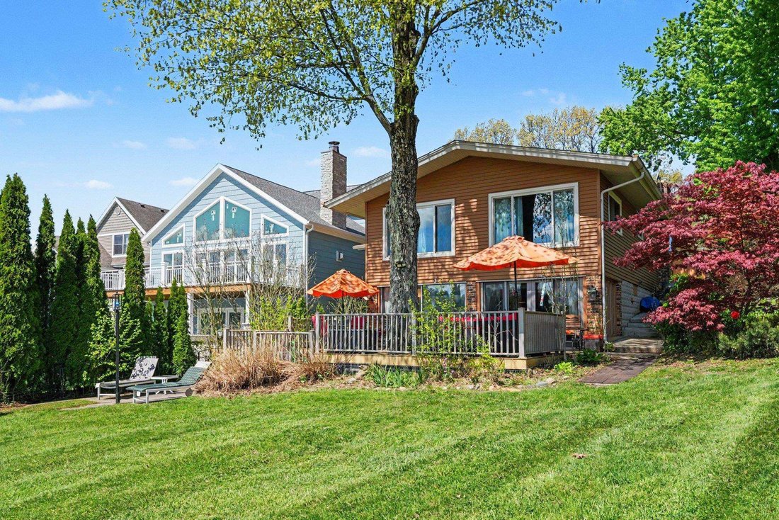 House in Dowagiac, Michigan, United States 3 - 18308335