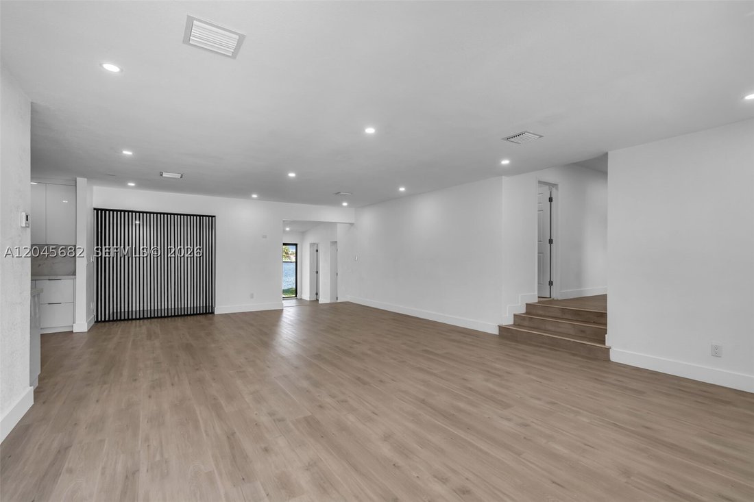 House in Miami, Florida, United States 5 - 18313068