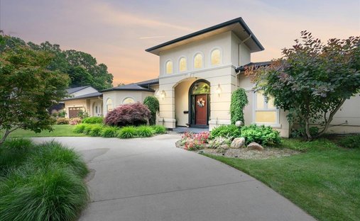 House in Owosso charter Township, Michigan, United States 1