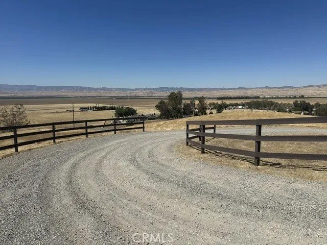 House in Coalinga, California, United States 3 - 18316100