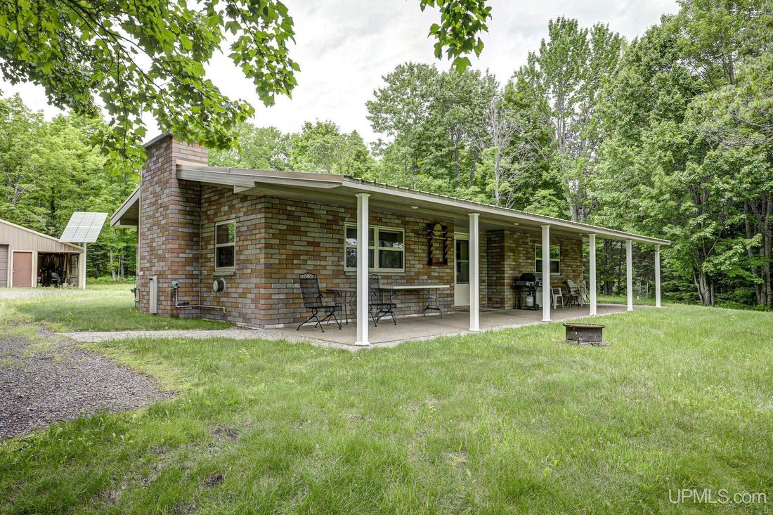 House in Iron River, Michigan, United States 4 - 18309721