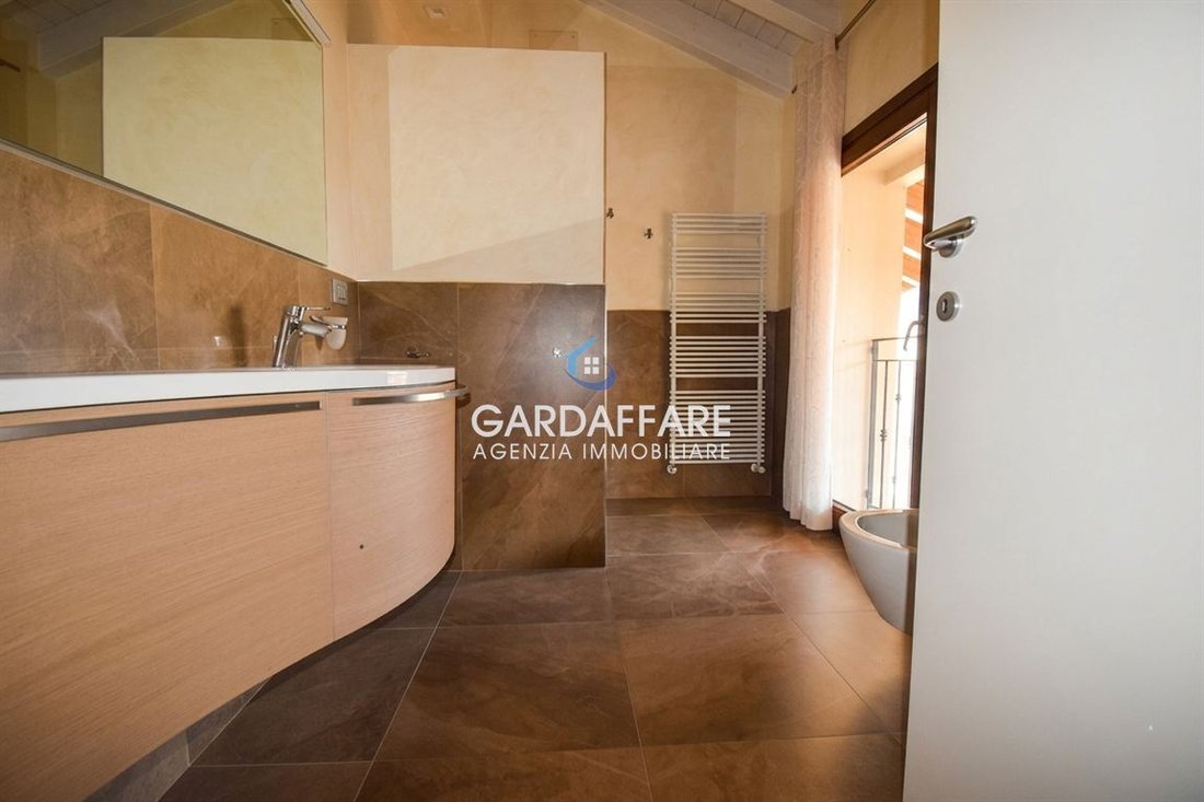 House in Manerba del Garda, Lombardy, Italy 3 - 18311636