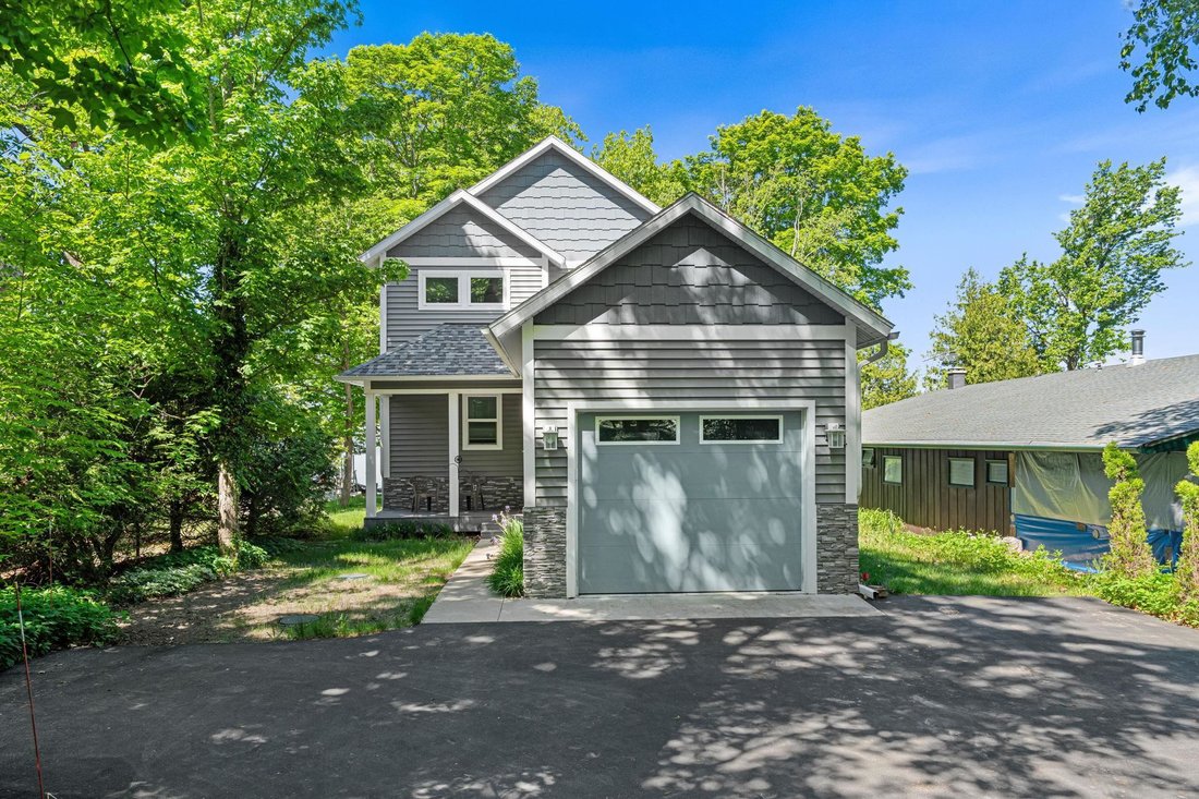 House in Garfield Township, Michigan, United States 2 - 18310194