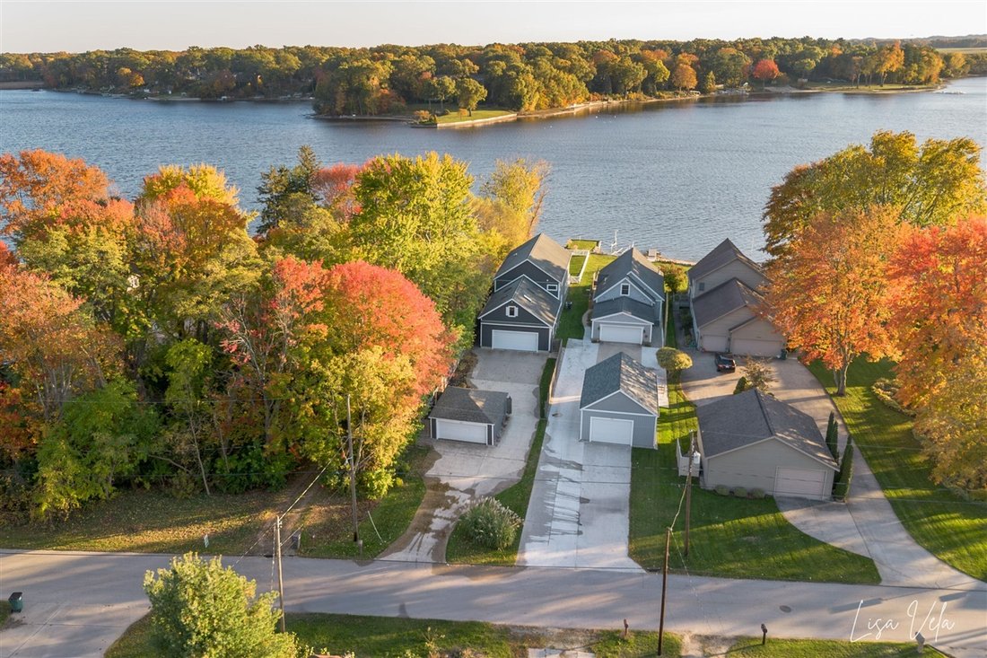 House in Norton Shores, Michigan, United States 2 - 18308833