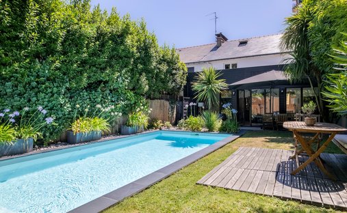 Villa in Rond-point route de Paris, Nantes, France 1