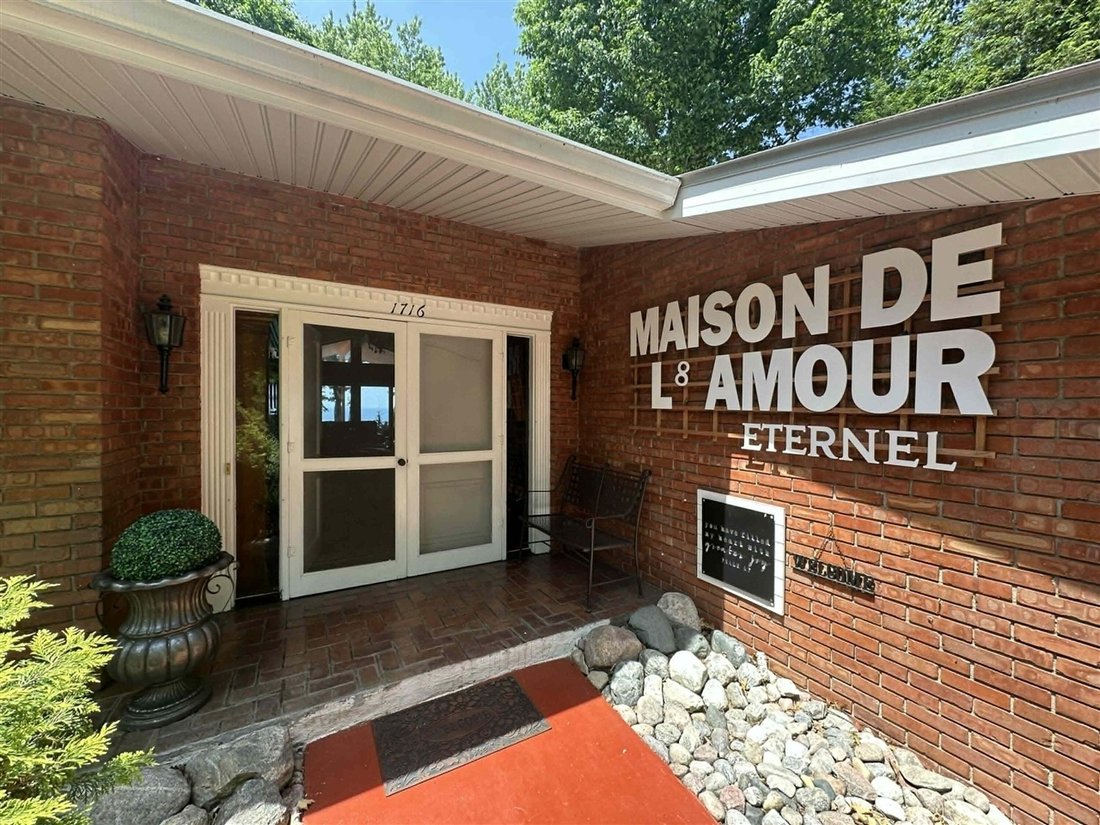 House in Benton Harbor, Michigan, United States 2 - 18310032