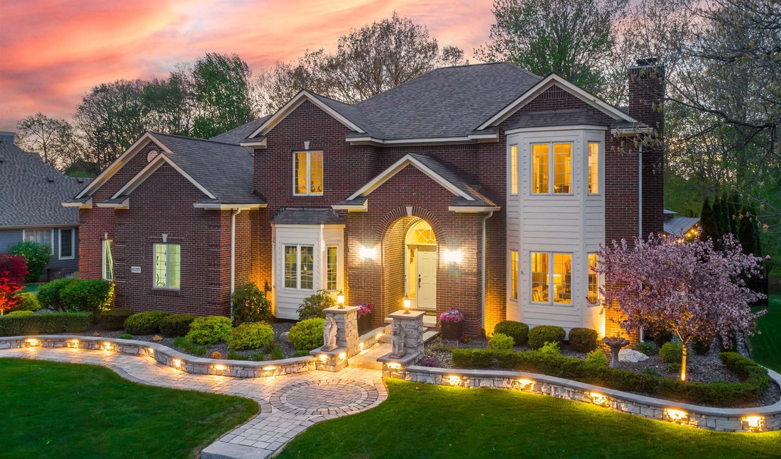 House in Grand Blanc Township, Michigan, United States 1 - 18309546