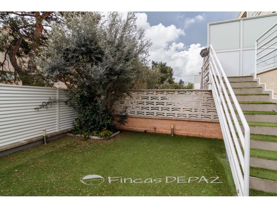 Townhouse in Castelldefels, Catalonia, Spain 4 - 18311887