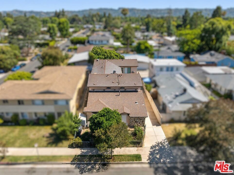 Los Angeles, California, United States 1 - 18312358