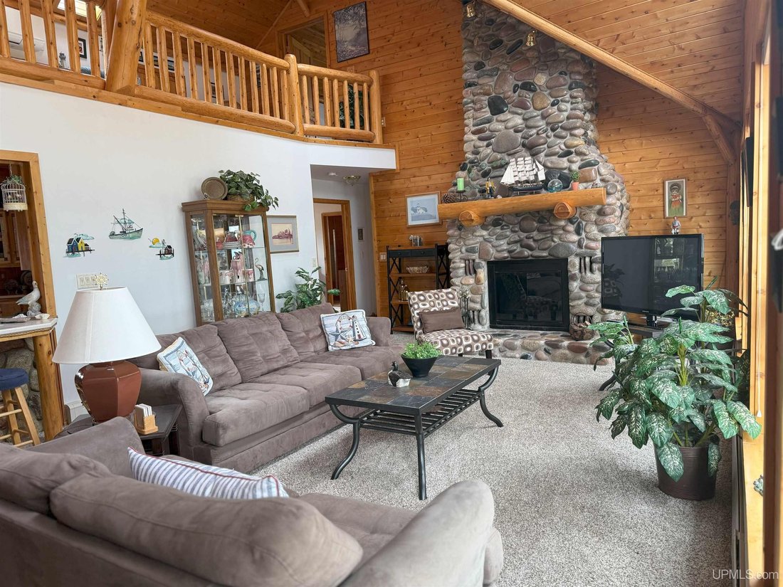 House in Marquette, Michigan, United States 3 - 18308912