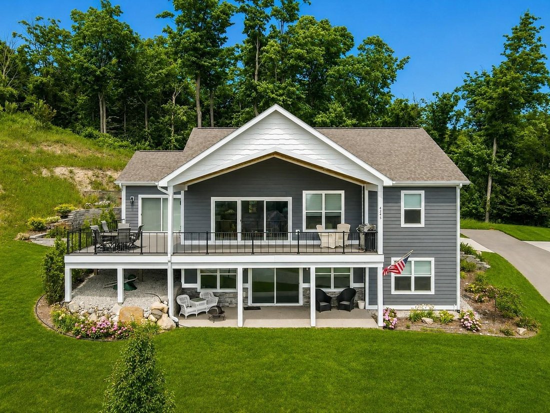 House in Garfield Township, Michigan, United States 3 - 18308129