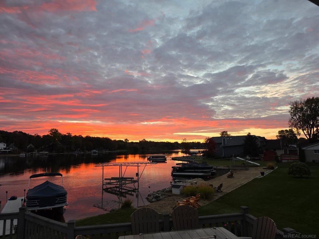 House in White Lake charter Township, Michigan, United States 5 - 18309160