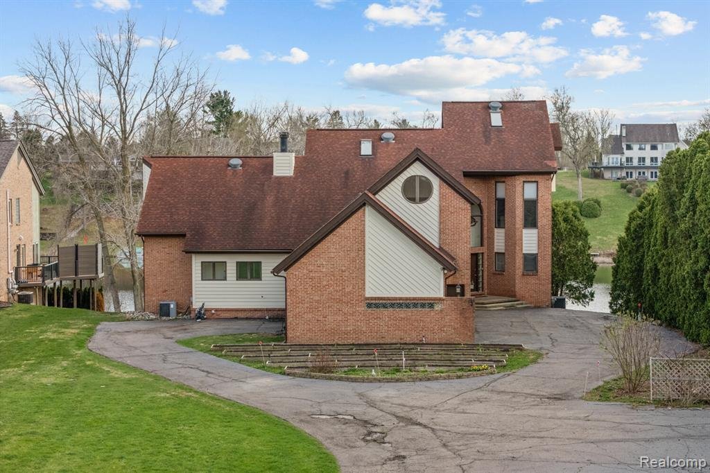 House in Wixom, Michigan, United States 1 - 18307911