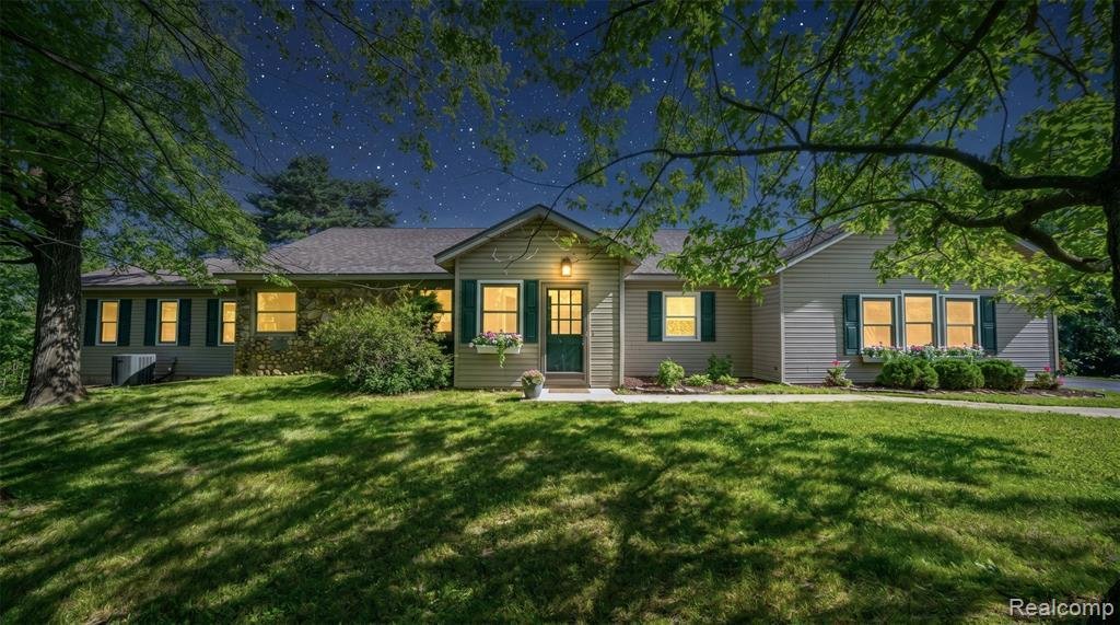 House in Clarkston, Michigan, United States 2 - 18309248