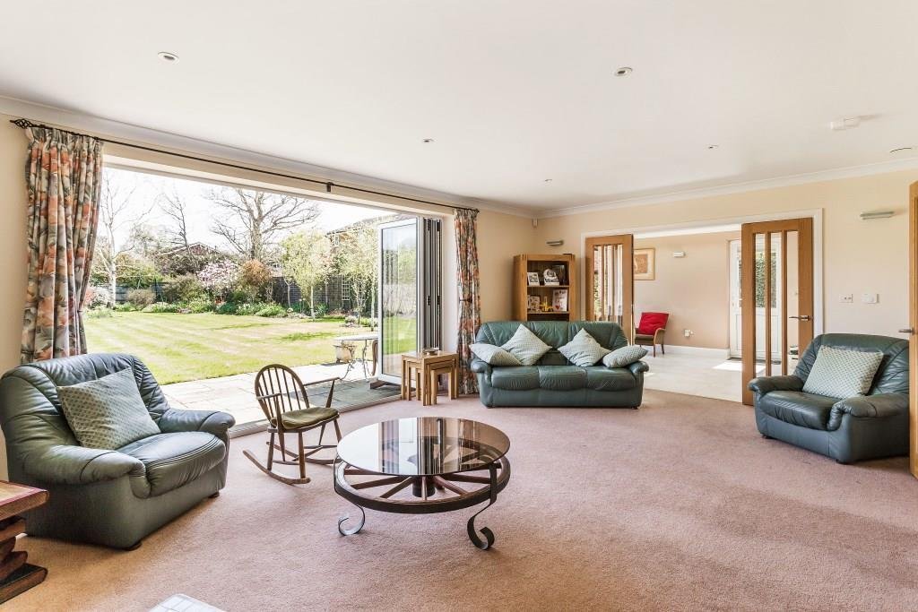 House in Great Bookham, England 3 - 18311690