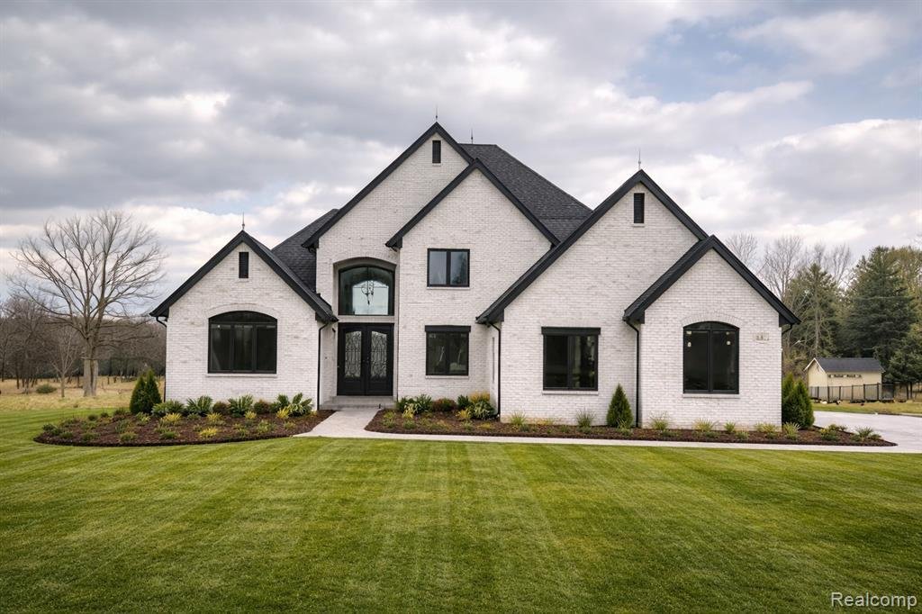 House in Oakland charter Township, Michigan, United States 2 - 18308065