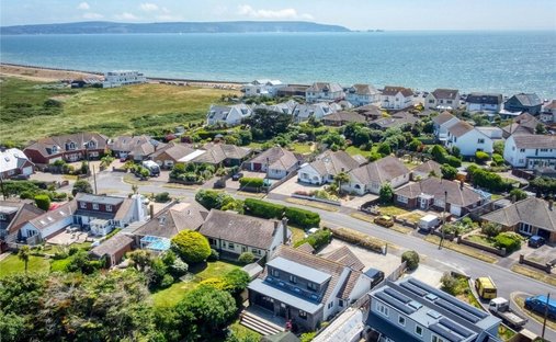 House in Milford on Sea, England 1