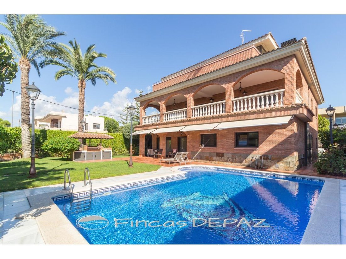 Chalet in Castelldefels, Catalonia, Spain 1 - 18312230