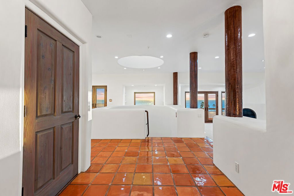House in Los Angeles, California, United States 5 - 18312328