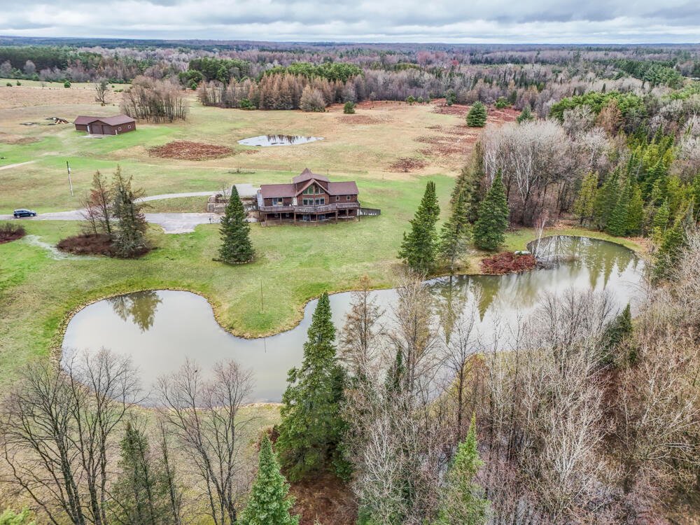 House in Tustin, Michigan, United States 2 - 18308848