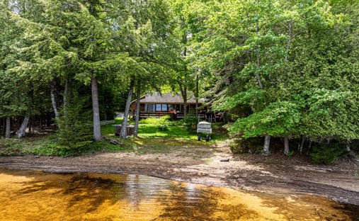 House in Eagle Bay, New York, United States 1