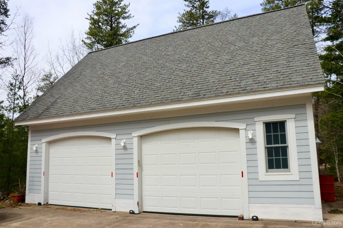 House in Grand Marais, Michigan, United States 4 - 18309484