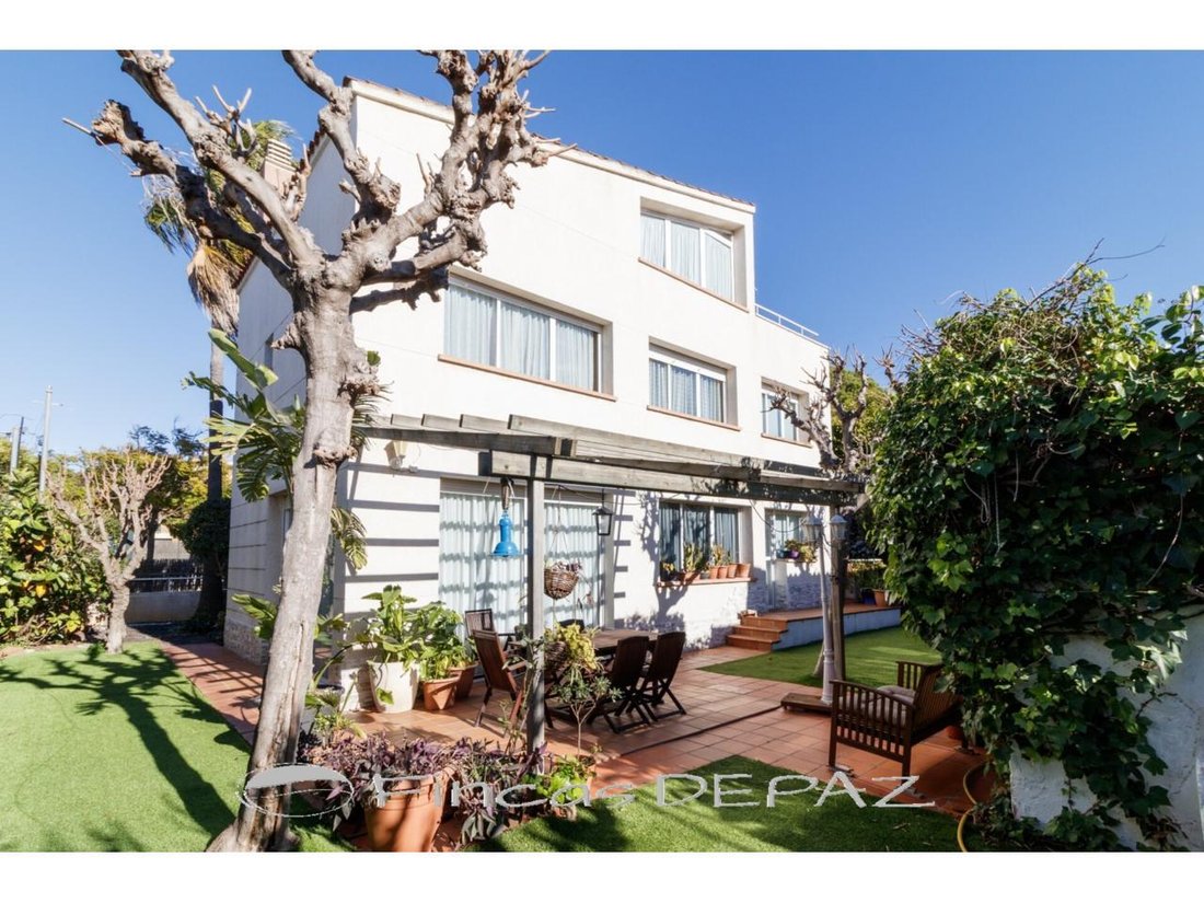 Chalet in Castelldefels, Catalonia, Spain 1 - 18312081