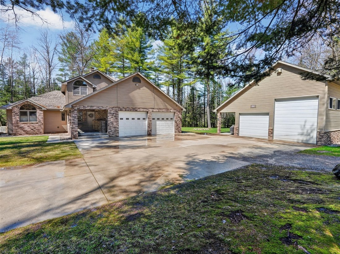 House in Sterling, Michigan, United States 1 - 18308096