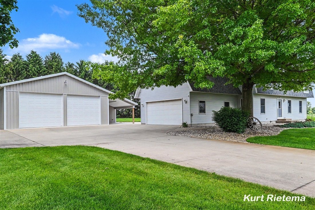 House in Hamilton, Michigan, United States 5 - 18310028