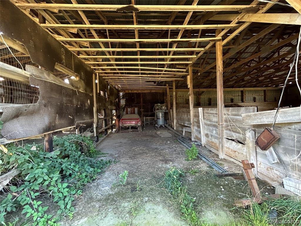 House in Almont, Michigan, United States 3 - 18309952