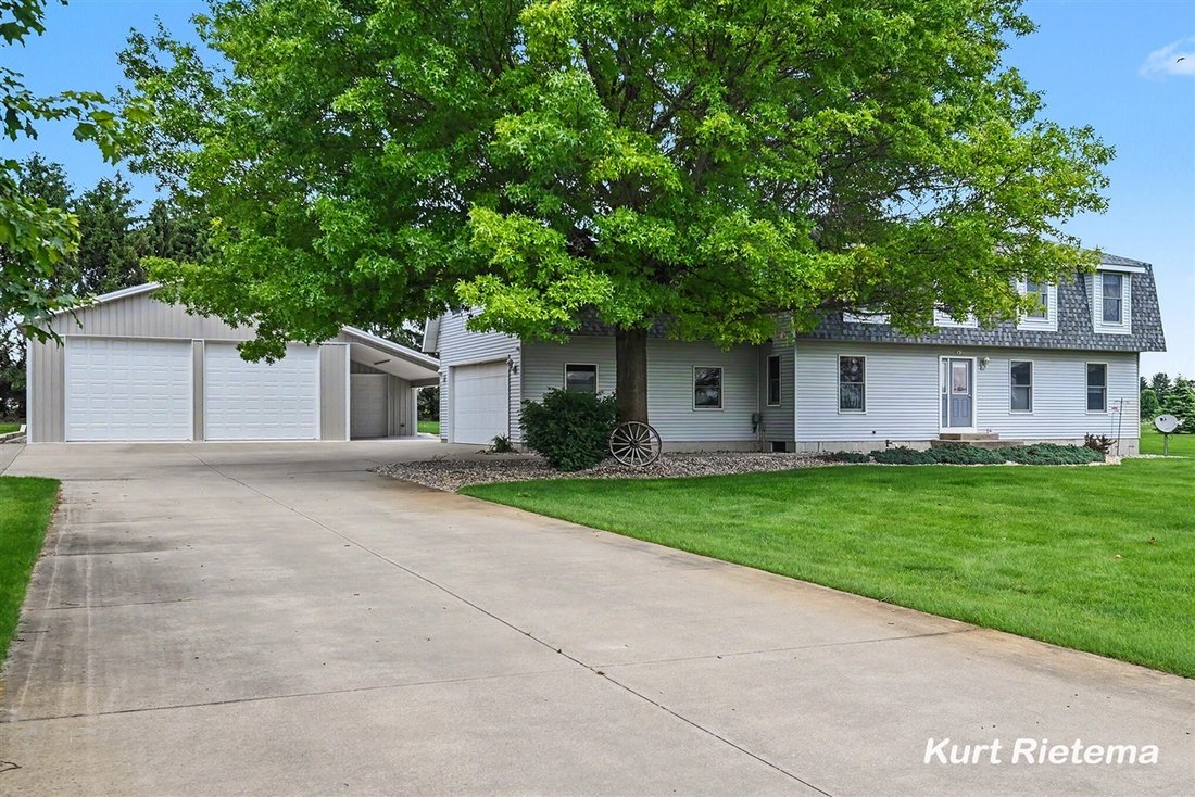 House in Hamilton, Michigan, United States 3 - 18310028