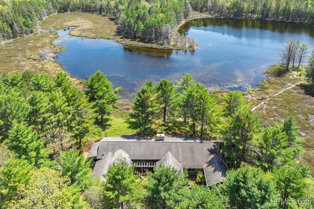 House in Watersmeet, Wisconsin, United States 2 - 18309588