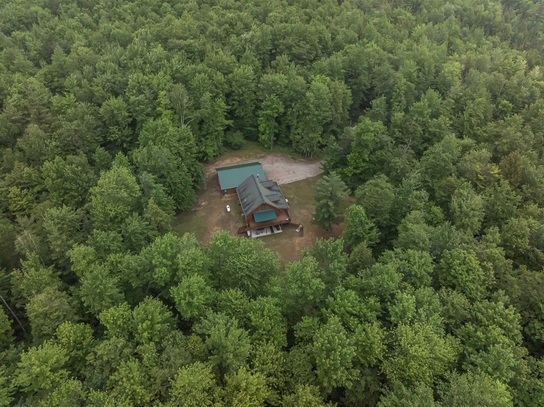 House in Cadillac, Michigan, United States 2 - 18309830