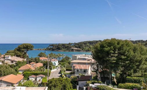 Villa in Antibes, Provence-Alpes-Côte d'Azur, France 1
