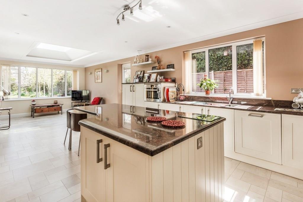 House in Great Bookham, England 2 - 18311690