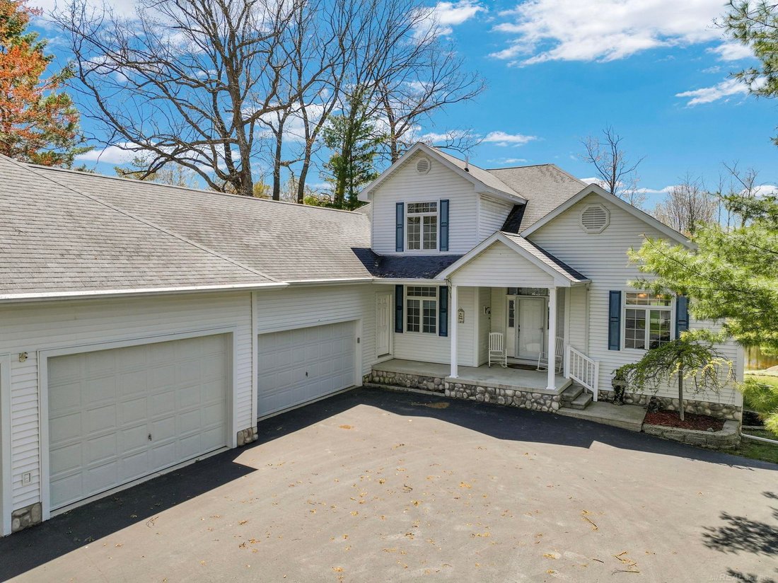 House in Roscommon Township, Michigan, United States 2 - 18309794