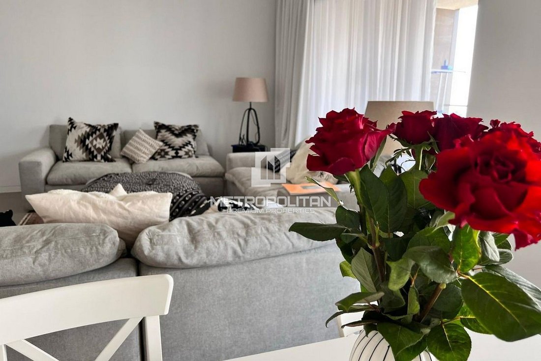 Apartment in Jumeirah, Dubai, United Arab Emirates 1 - 18310193